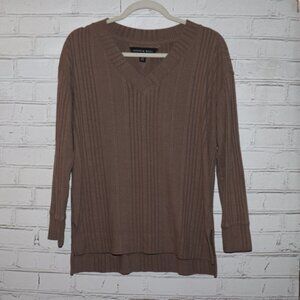 🤎✨ Andrew Marc Men’s Light Brown V‑Neck Knitted Sweater · Size Small · classic